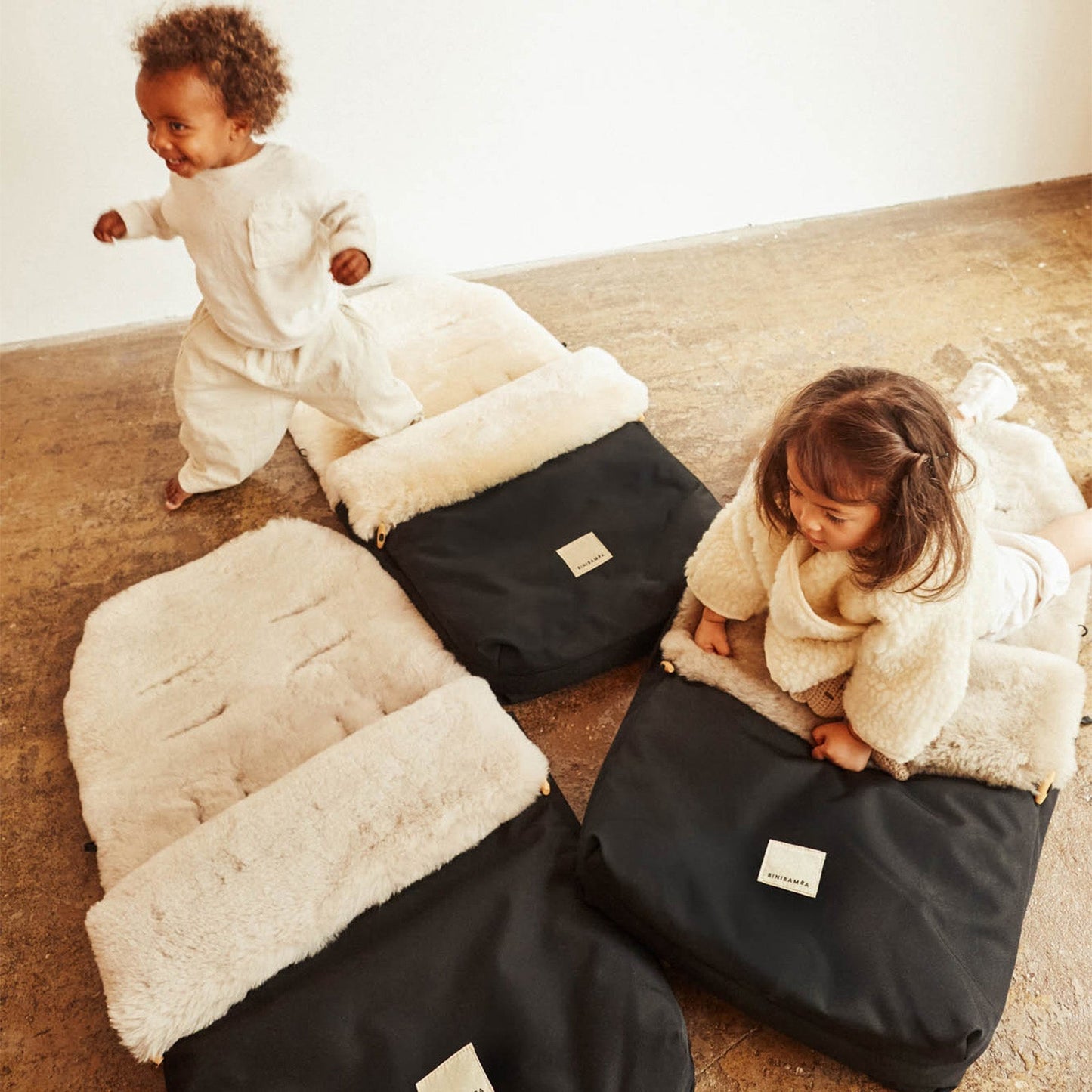 Binibamba Sheepskin Puffmuff Fixed Harness - Milk