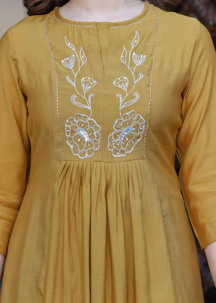 MUSTARD SOLID SILK PLEATED
