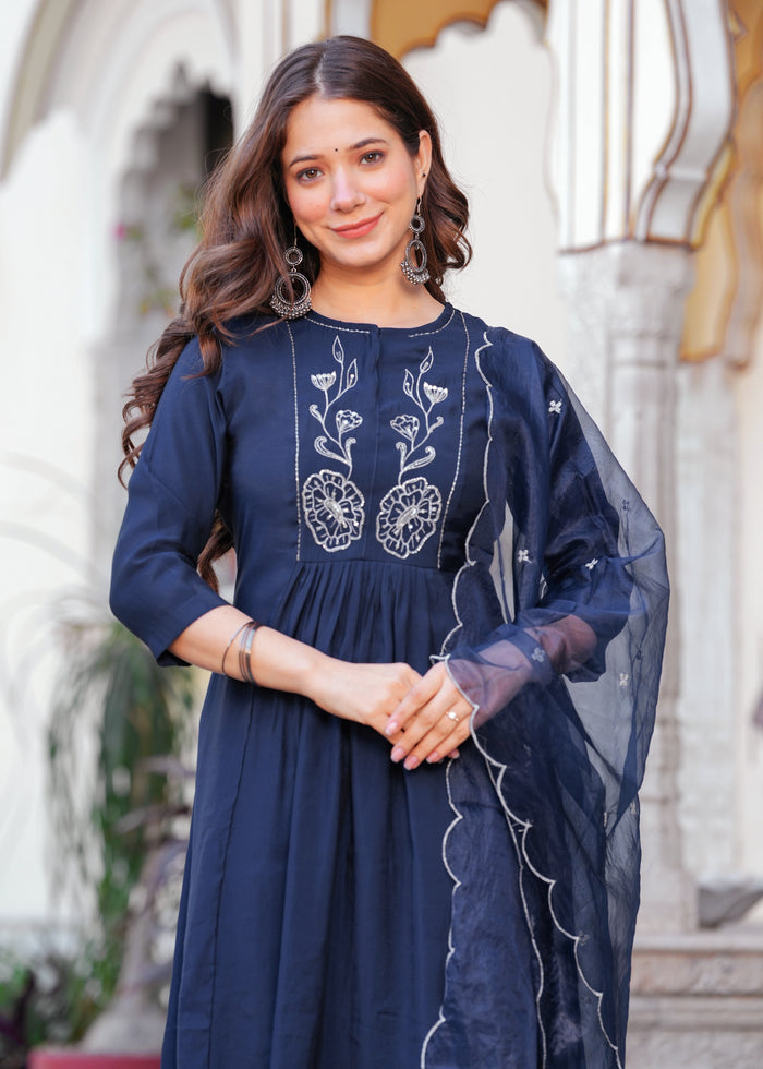 NAVY BLUE SOLID SILK PLEATED