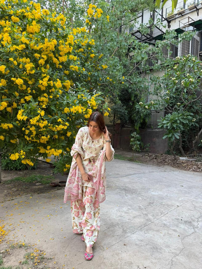 PASTEL BLOOM TASSEL FARSHI SUIT