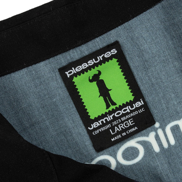 PLEASURES WITHOUT MOVING BUTTON DOWN - BLACK