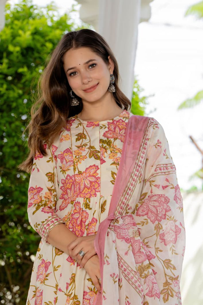 PLEATED PASTEL BLOOM SUIT