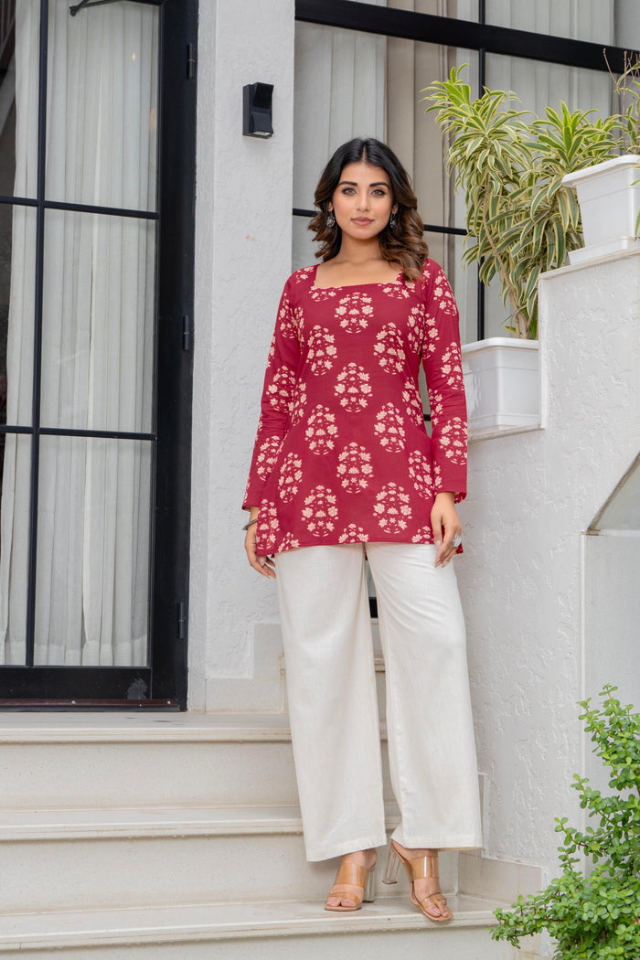 RED HAND BLOCK SQUARE NECK KURTI
