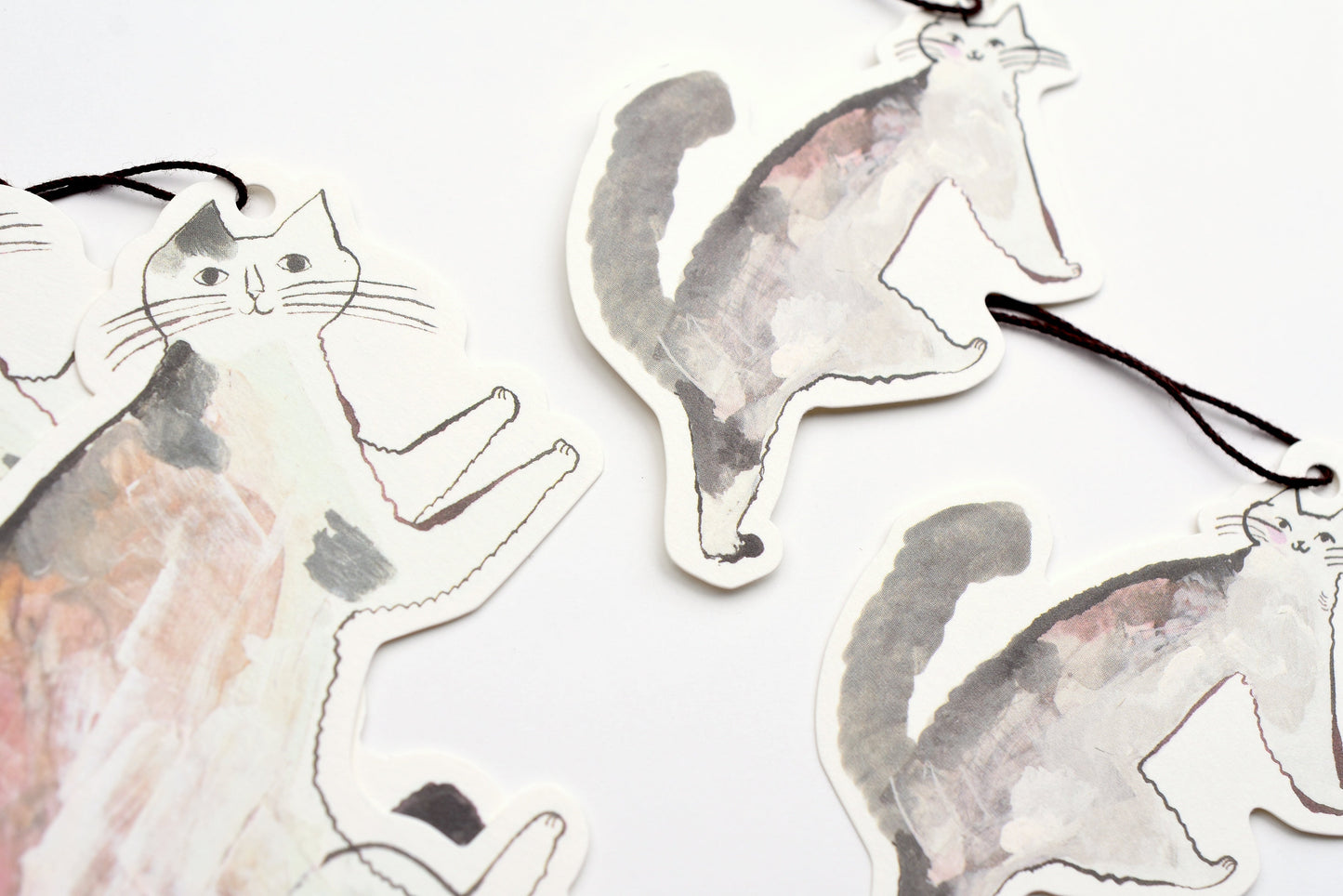 Classiky - Toranekobonbon Cat Cutout Tag