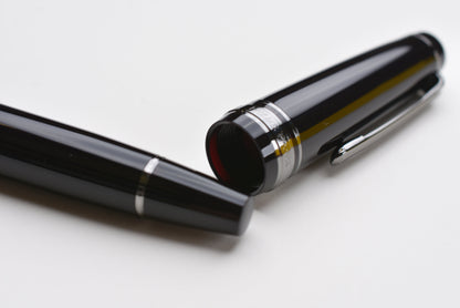 BUNGUBOX Original Fountain Pen - Piston - The Witch 2022