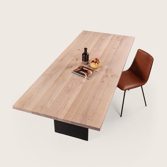 janua | sc 41 table | white smoked oak raw + steel brass glaze base 300x110cm