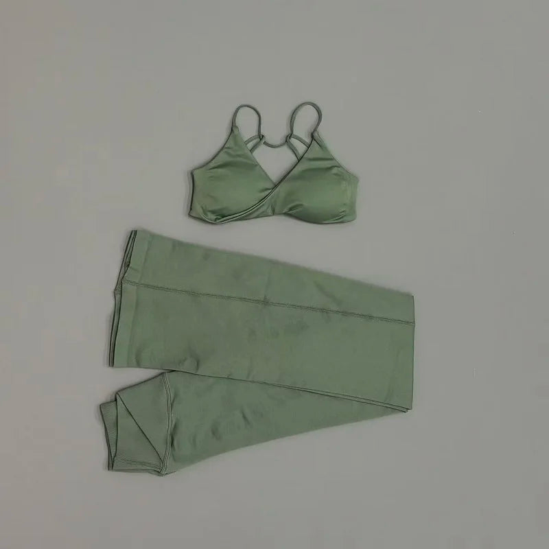 2Pcs Yoga Set Seamless Women Twist Front Sports Bra and Vision Flares Leggings Sets Scrunch Butt Cross Waist Gym Flare Pants Set