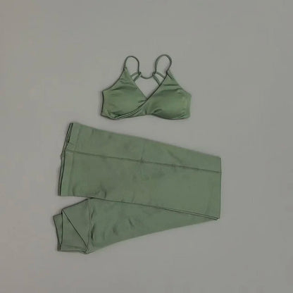 2Pcs Yoga Set Seamless Women Twist Front Sports Bra and Vision Flares Leggings Sets Scrunch Butt Cross Waist Gym Flare Pants Set