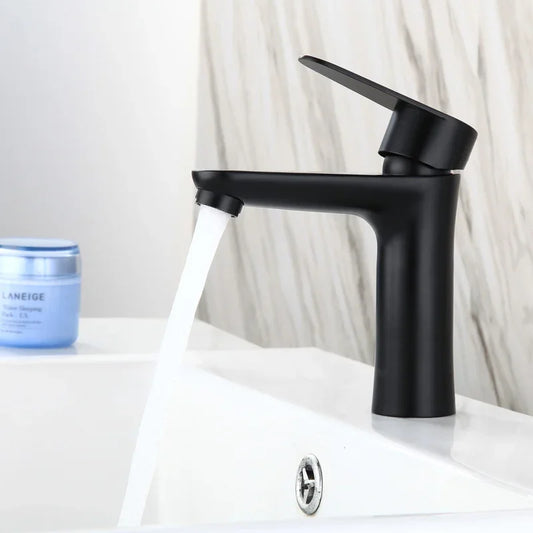 Bathroom Basin Faucet Cold & Hot Water Mixer Sink Tap Black Single Handle High Quality Kitchen Bathroom Accessory