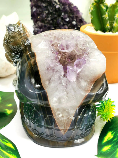 Amethyst and Agate Geode Skull with lizard on top - crystal healing / spirit healing - Shwasam