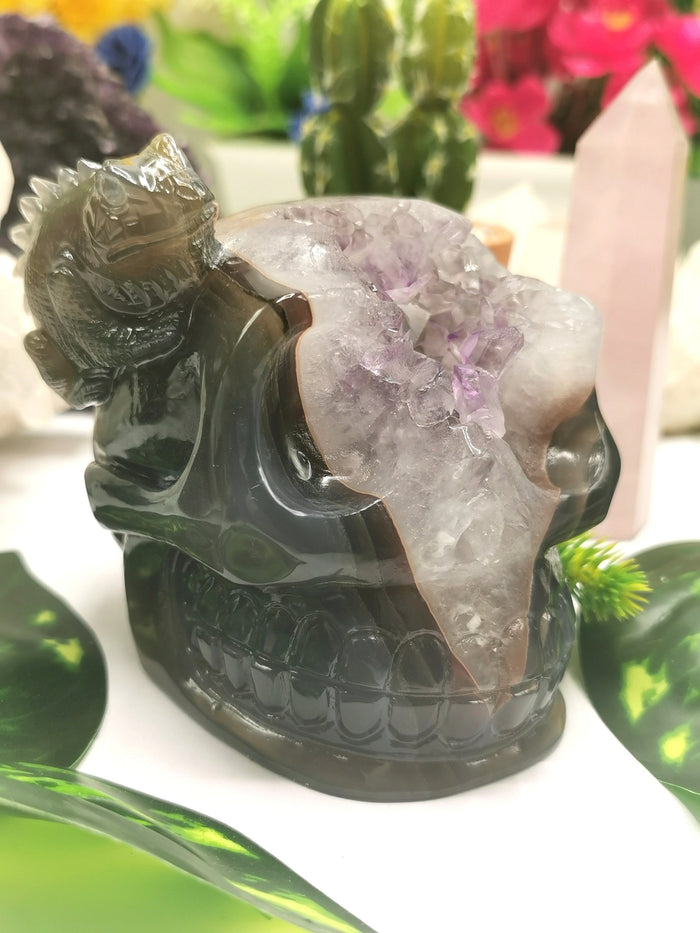 Amethyst and Agate Geode Skull with lizard on top - crystal healing / spirit healing - Shwasam
