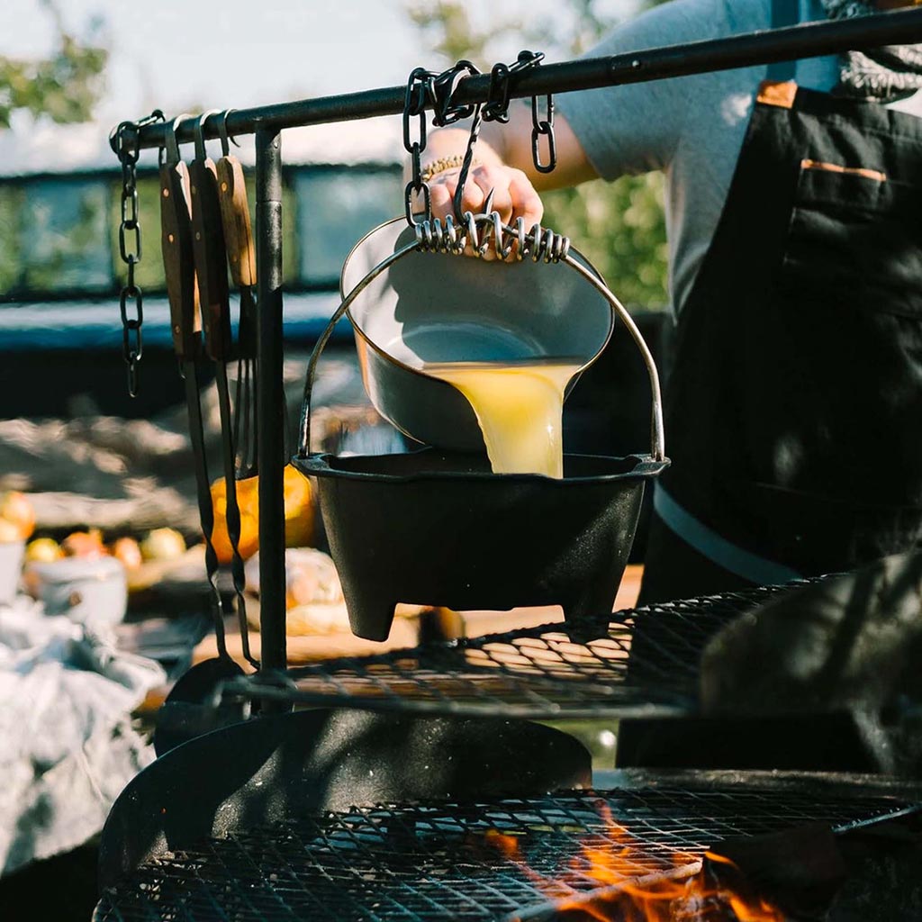 Cast Iron Dutch Oven