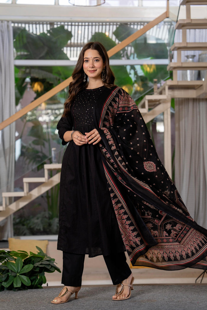BLACK PINTUCK PLEATED SUIT SET