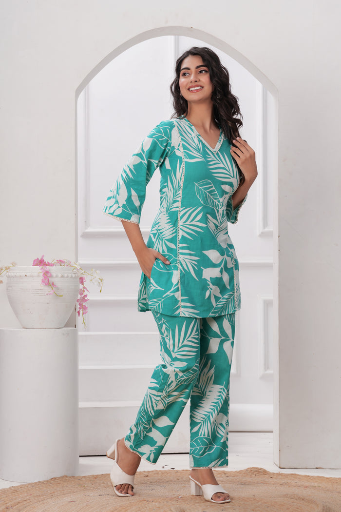 BLUE SHORT CORD SET