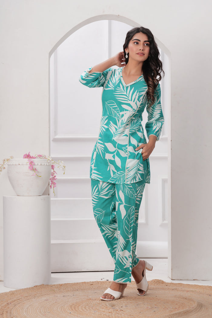 BLUE SHORT CORD SET