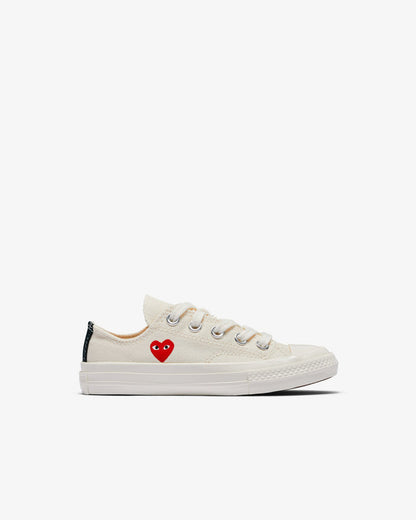 Comme des Garçons PLAY Kids' Small Red Heart Chuck Taylor All Star '70 Low Sneakers - White - AZ-K501-001-2