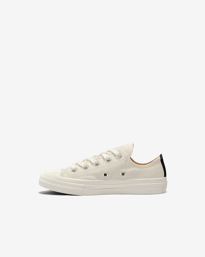 Comme des Garçons PLAY Kids' Small Red Heart Chuck Taylor All Star '70 Low Sneakers - White - AZ-K501-001-2