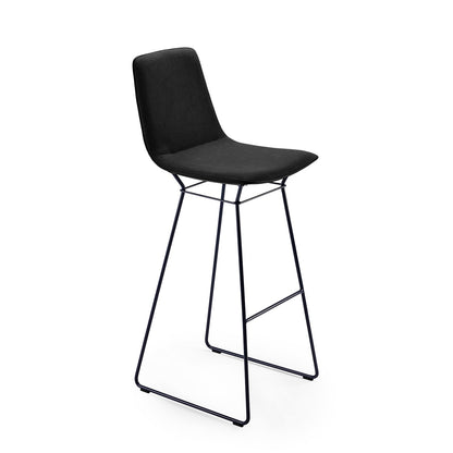 freifrau | amelia barstool high 82cm | wire frame deep black| riga m1 noir 18