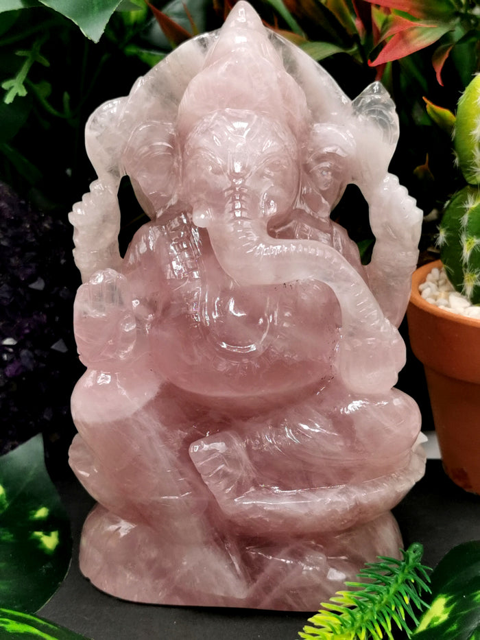 Ganesh carving in natural Rose Quartz from Kekri, India - Shwasam