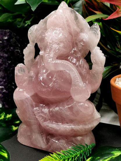 Ganesh carving in natural Rose Quartz from Kekri, India - Shwasam