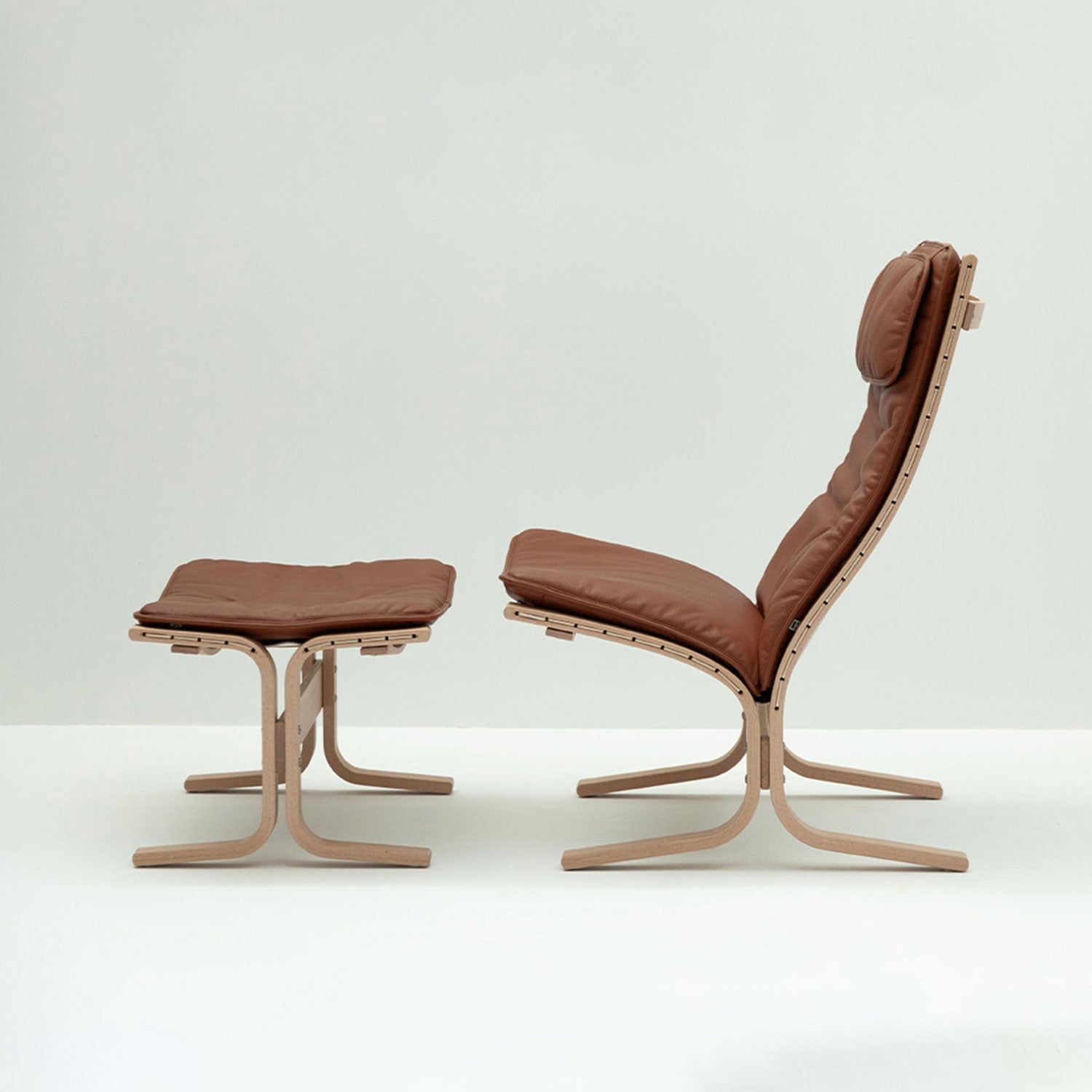 hjelle | siesta fiora 305N chair | high back with neck cushion | oak + rustical tan leather