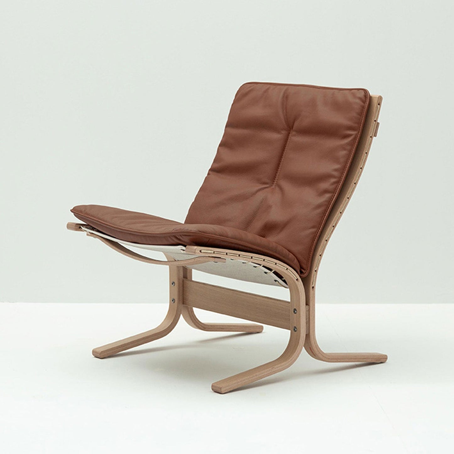hjelle | siesta fiora 307 chair | low back | oak + rustical tan leather