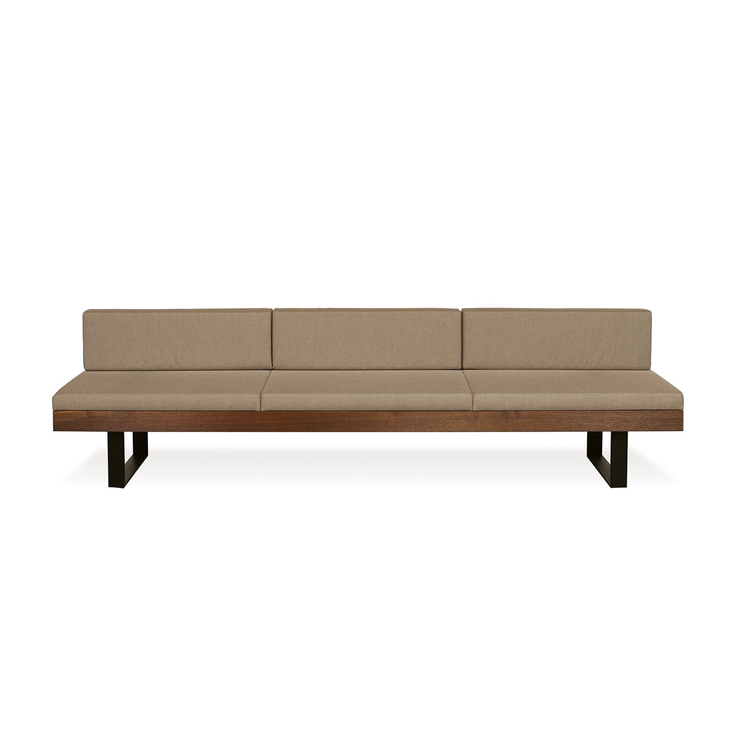 janua | bn 01 outdoor bench with backrest + wedge pillow | brushed chestnut sand + deep black base | natte charcoal chine 270cm