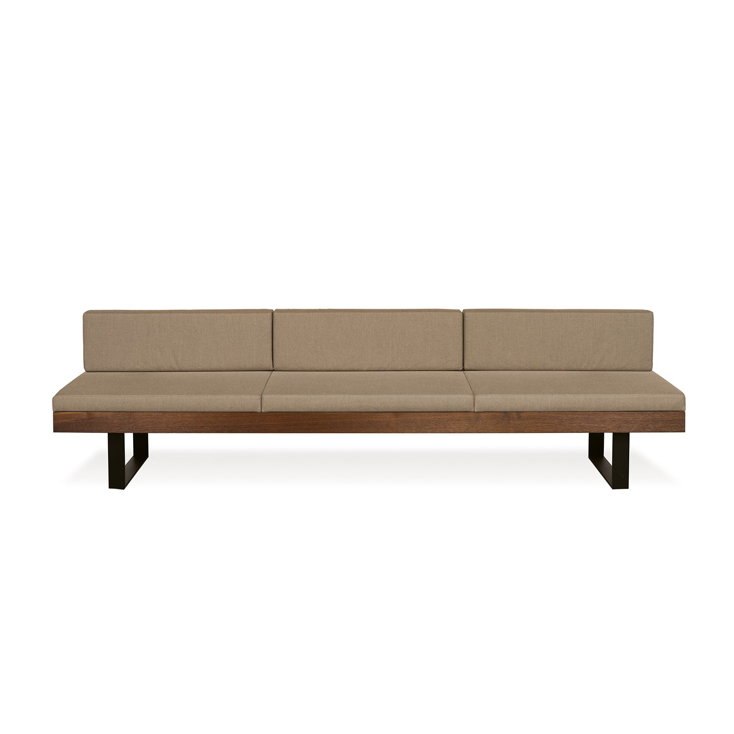 janua | bn 01 outdoor bench with backrest + wedge pillow | brushed chestnut sand + deep black base | natte charcoal chine 270cm