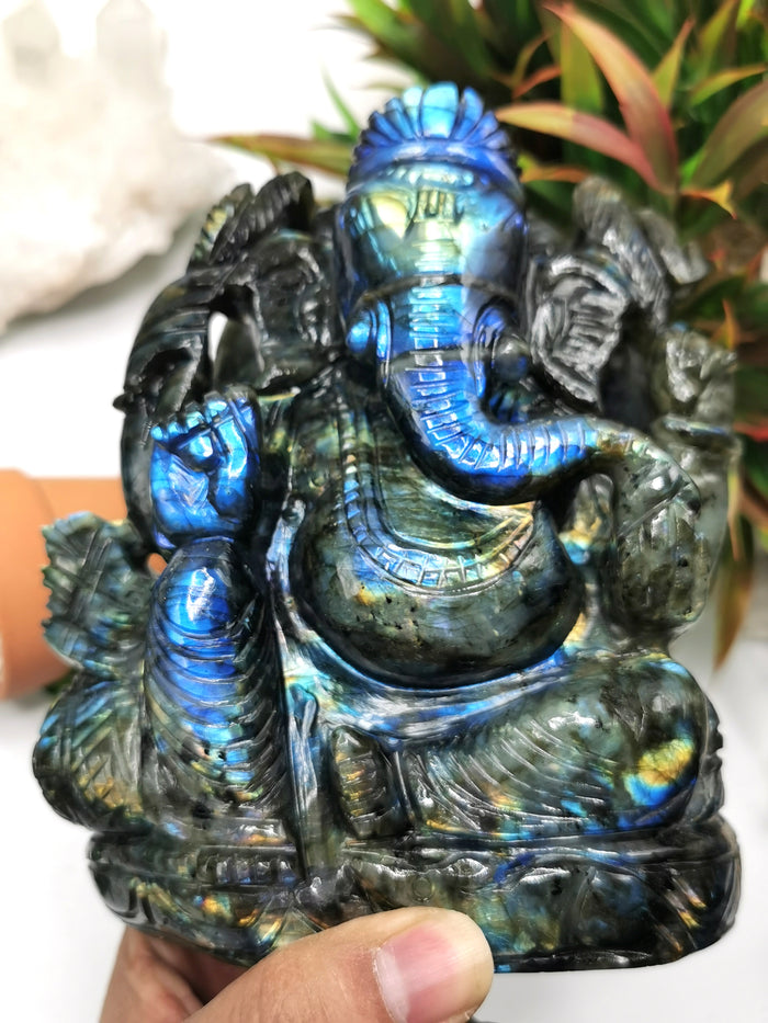 Labradorite Handmade Carving of Ganesh - Shwasam