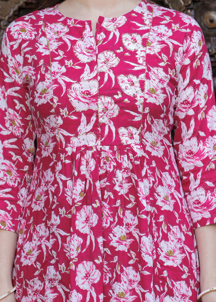 MAGENTA PINK PLEATED