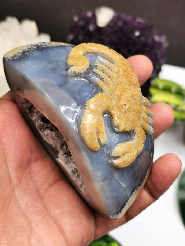 Natural Agate Stone geode with carving of Scorpion - crystal/reiki/chakra/healing - Shwasam