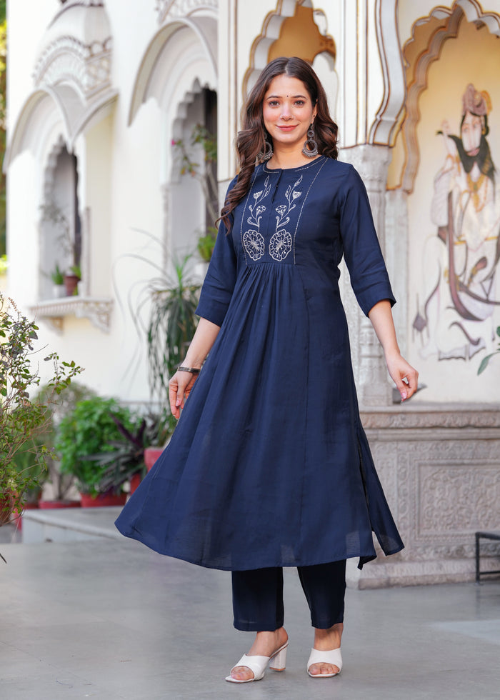NAVY BLUE SOLID SILK PLEATED