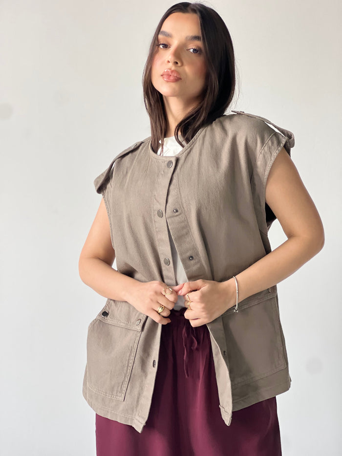 Oversized Long Cargo Vest –Olive