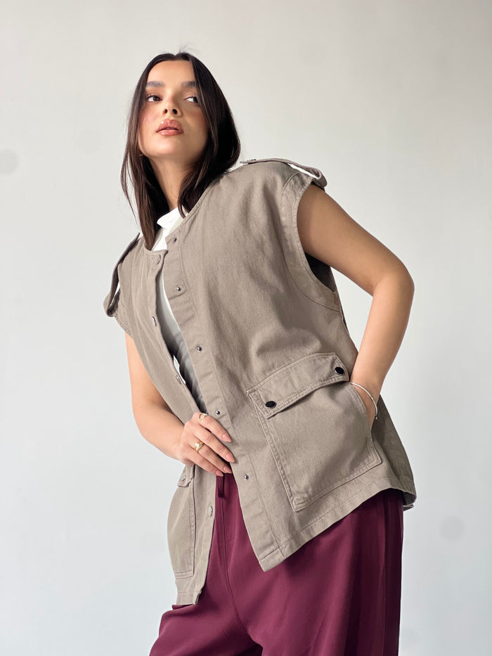 Oversized Long Cargo Vest –Olive