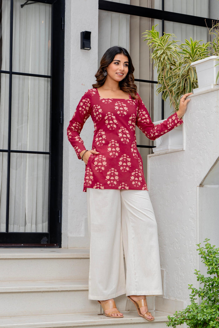 RED HAND BLOCK SQUARE NECK KURTI