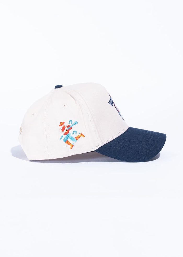 Reference Panthans - Cream/Navy