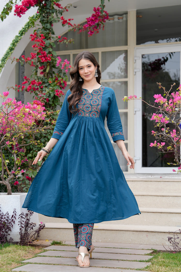SOLID BLUE PLEATED