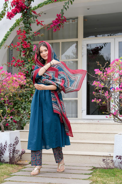 SOLID BLUE PLEATED