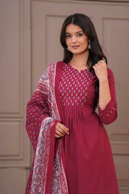 SOLID MAROON INTRICATE PRINT PLEATED SUIT SET