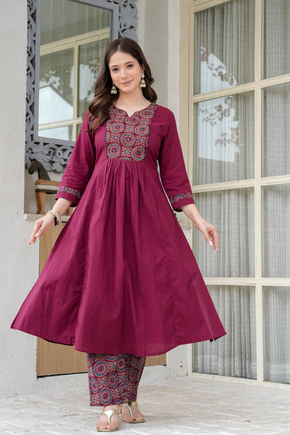 SOLID MAROON PLEATED