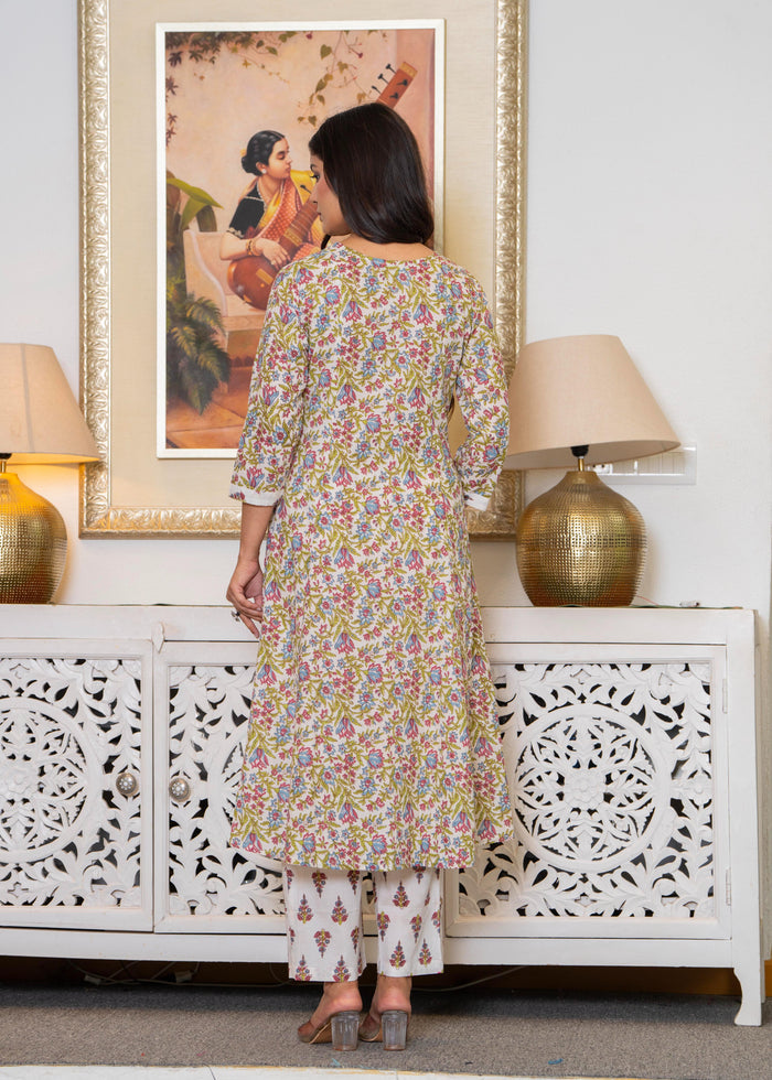 WHITE PINK FLORAL PLEATED SUIT SET