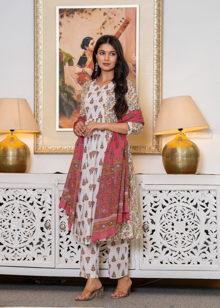 WHITE PINK FLORAL PLEATED SUIT SET