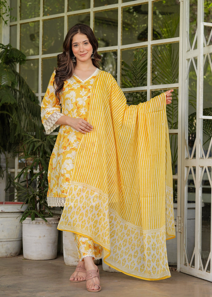 YELLOW LACE SUIT SET