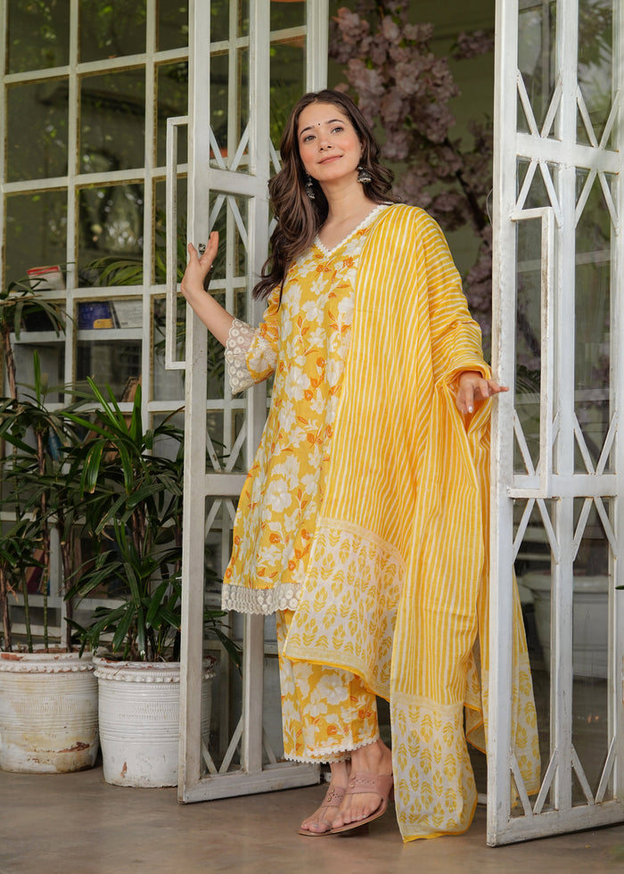 YELLOW LACE SUIT SET