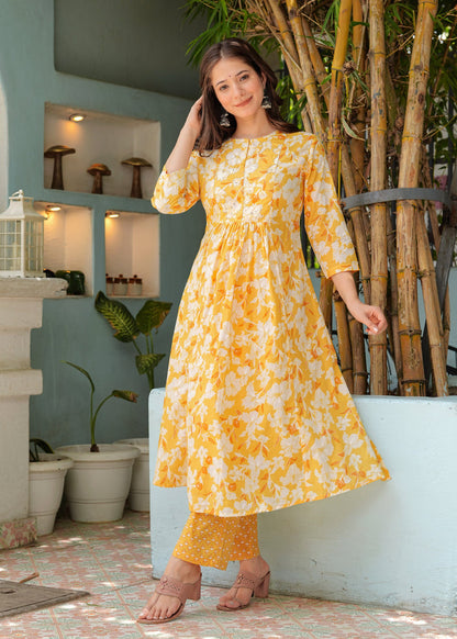 YELLOW PLEATED