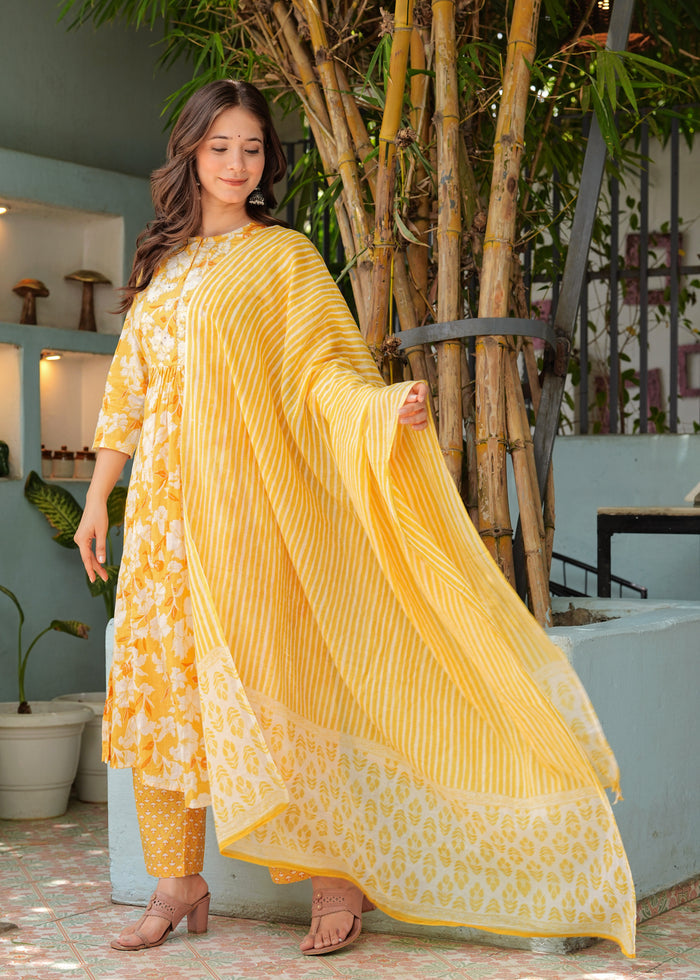 YELLOW PLEATED